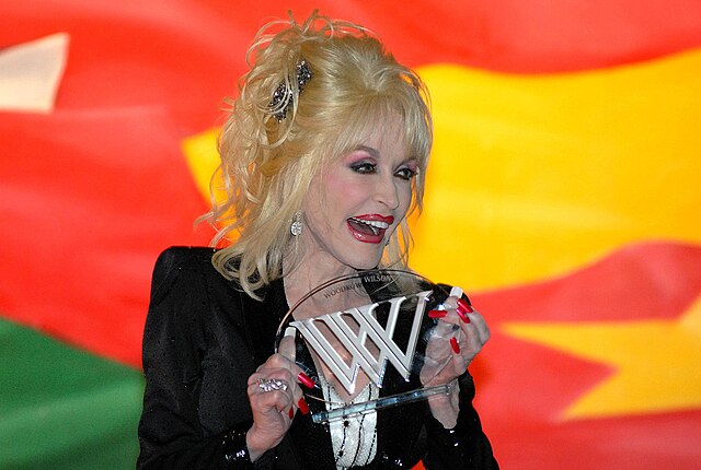 Dolly Parton gir bort en formue til barnehospital – beskrevet som «en livline»